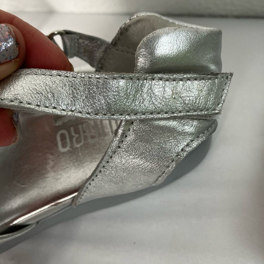 Munro Womens Brinn Sandals Silver Leather Ankle Strap Crisscross Size 6.5 summer - Picture 10 of 10